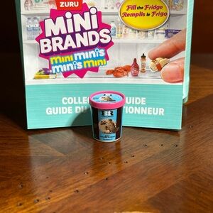 Zuru Mini Brands Oreo Cookies and Cream Ice Cream